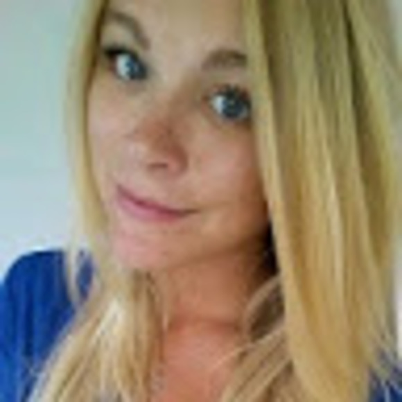 Meet your Posher, Laura - Picture 1 of 1